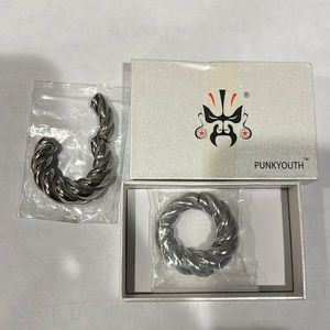 NWOT pair of 0g hanger weight earrings for stretched ears in silver